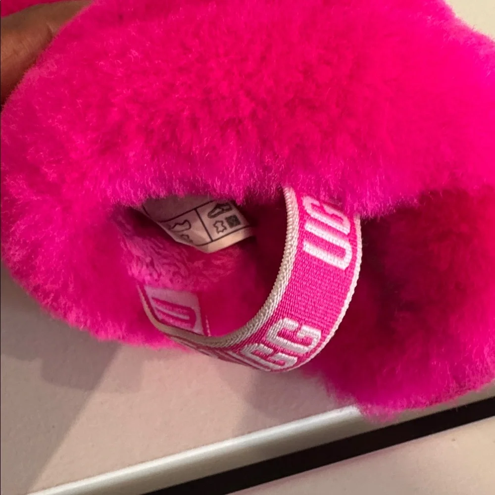 UGG Baby Fuchsia Fluffy‎ Slides
